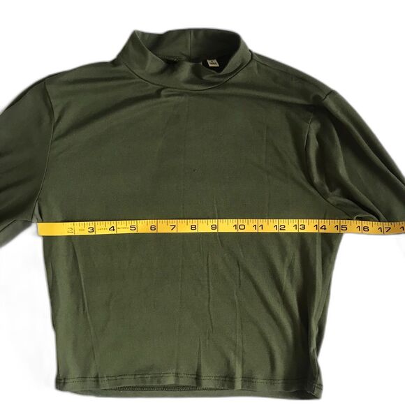 Live In The Moment Small Long Sleeve Crop top Army Green Soft Mock Neck EUC! - Picture 5 of 7